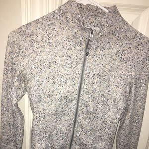 Lululemon size 4 NWOT adorable jacket